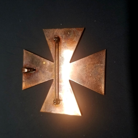 Decorative Pin - Picture 2 of 3